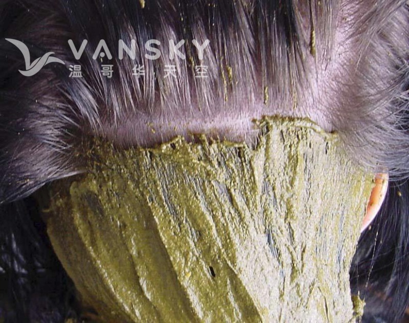 260422161230_Henna paste on white hair.jpg